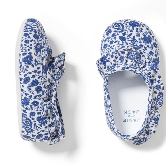 Janie and Jack Other - 𝅺Janie and Jack baby crib shoes